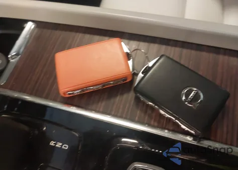 2022 Volvo Xc60 B5 Momentum from USA, damaged, VIN YV4L12RK5N1032550